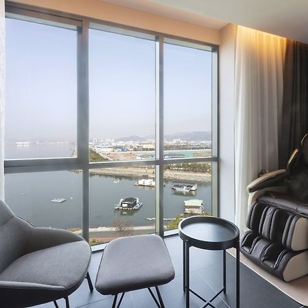 Brown-Dot Hotel Shinho Busan Exteriör bild