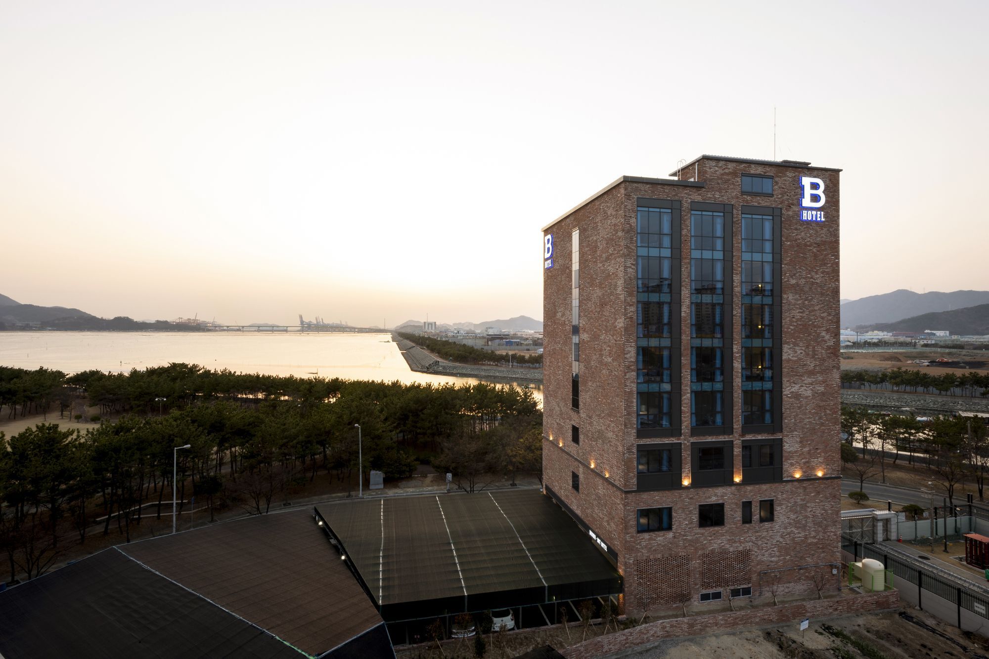 Brown-Dot Hotel Shinho Busan Exteriör bild
