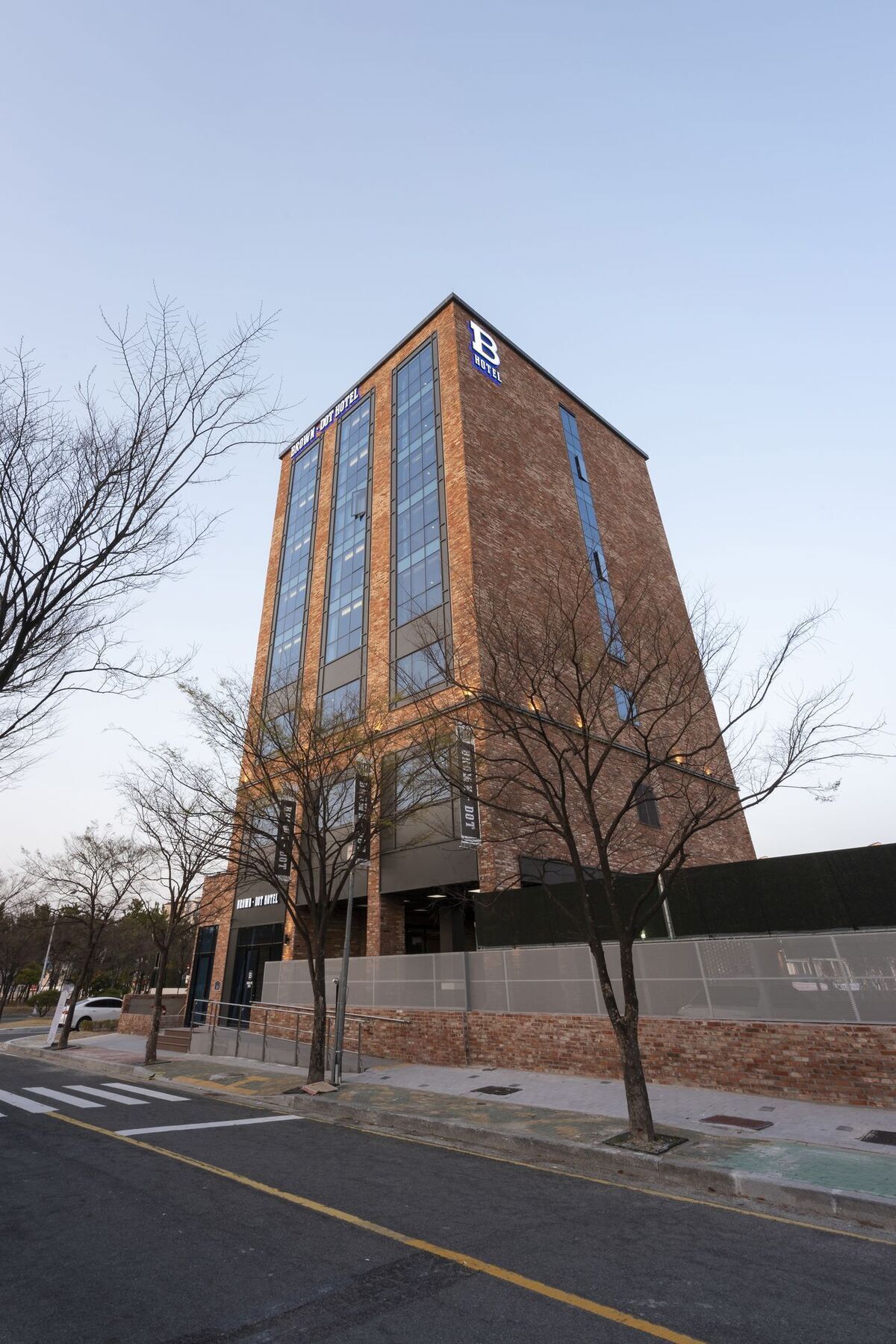 Brown-Dot Hotel Shinho Busan Exteriör bild