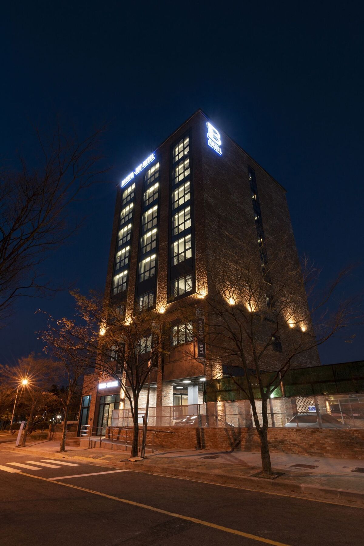 Brown-Dot Hotel Shinho Busan Exteriör bild